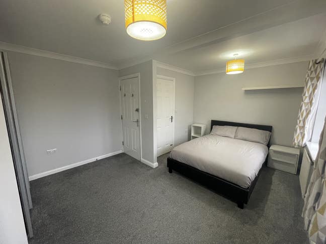 XL Double Room GSK Airbus Main Photo