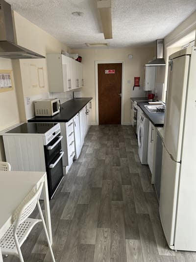 Furnished double rooms Plymouth Bill included Main Photo