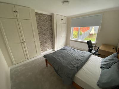 Spacious Double Room near Caterham station. Main Photo