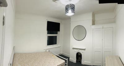 Excellent double rooms to rent in upper shirley Main Photo