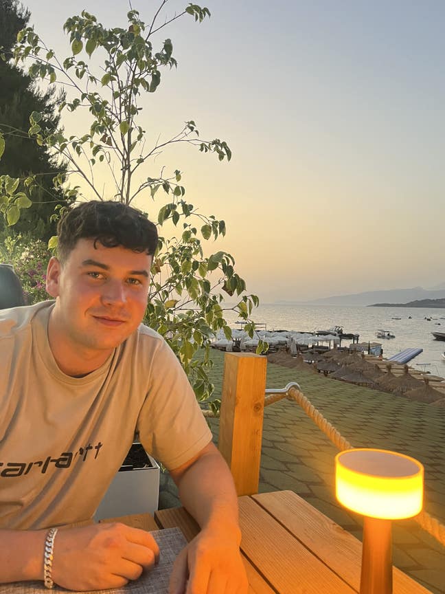 Looking for a room short term central Main Photo