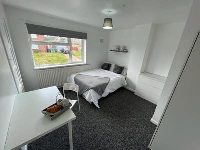 Fully furnished Room  Main Photo