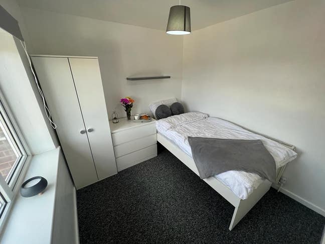 Fully furnished Room  Main Photo