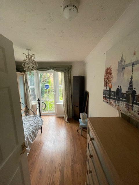 Double room, door to garden, Maidenbower Main Photo