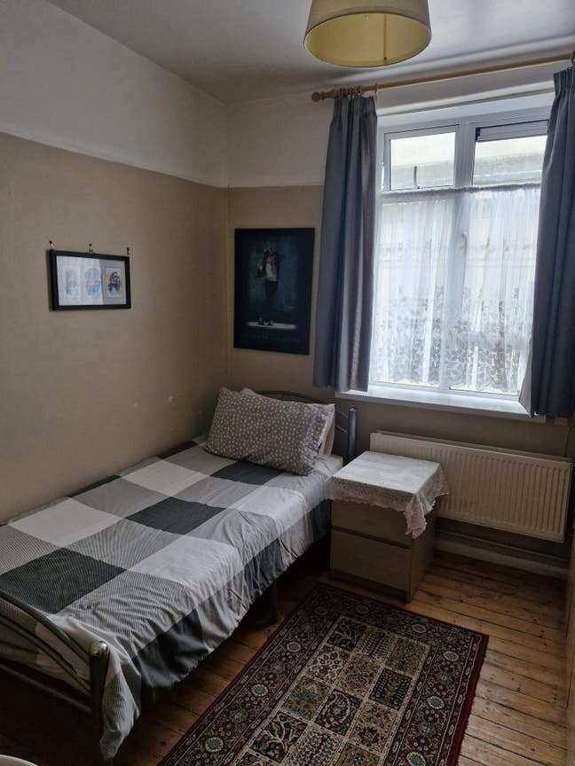 Single room for rent Main Photo