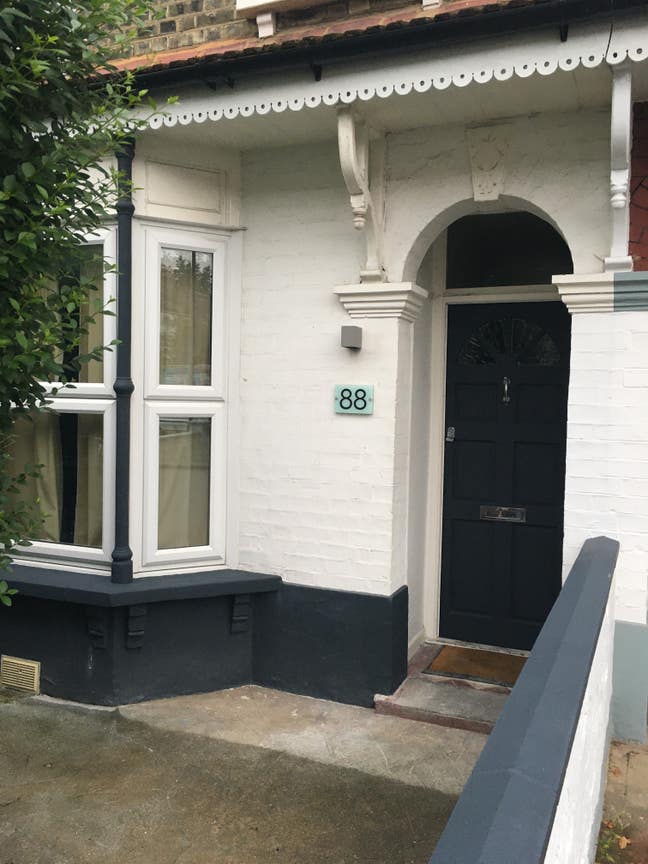 Double room for ONE person only Main Photo