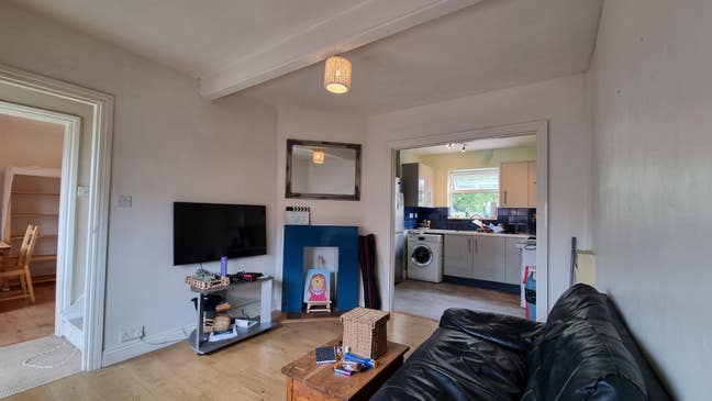 2 Nice Student Doubles 5 Mins to Cccu, from July Main Photo