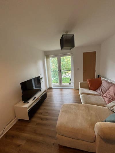 Modern Double room down River Aire  Main Photo