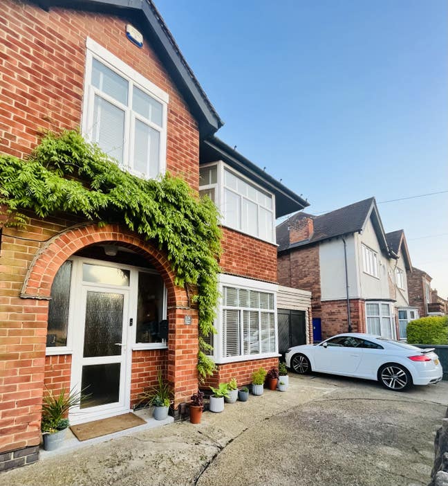 Large Room in Quiet House - Mapperley - Bills Inc  Main Photo