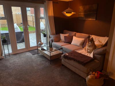 Spacious Double Room Available in Quiet Cul-de-Sac Main Photo