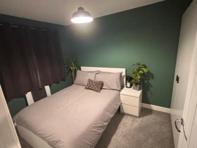 Spacious Double Room Available in Quiet Cul-de-Sac Main Photo