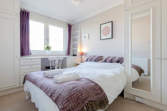 Double room in a lovely two-bedroom flat (Mon-Fri) Main Photo