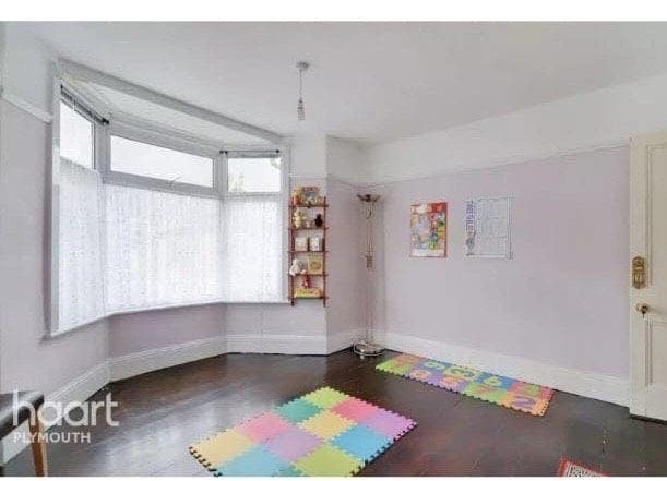 6 bed room fully furnished house  Main Photo