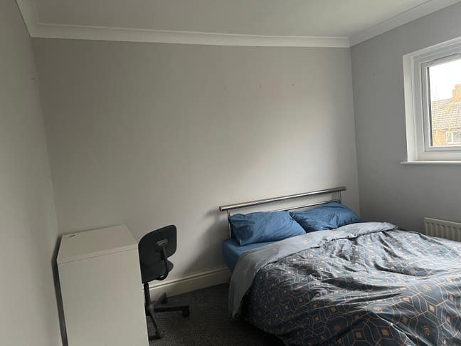 Furnished Double room available now Main Photo
