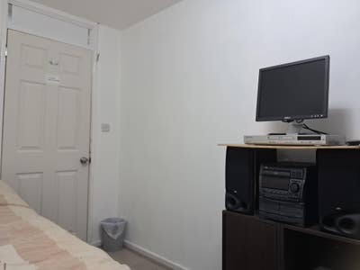 Single bedroom with lovely rear garden. Main Photo