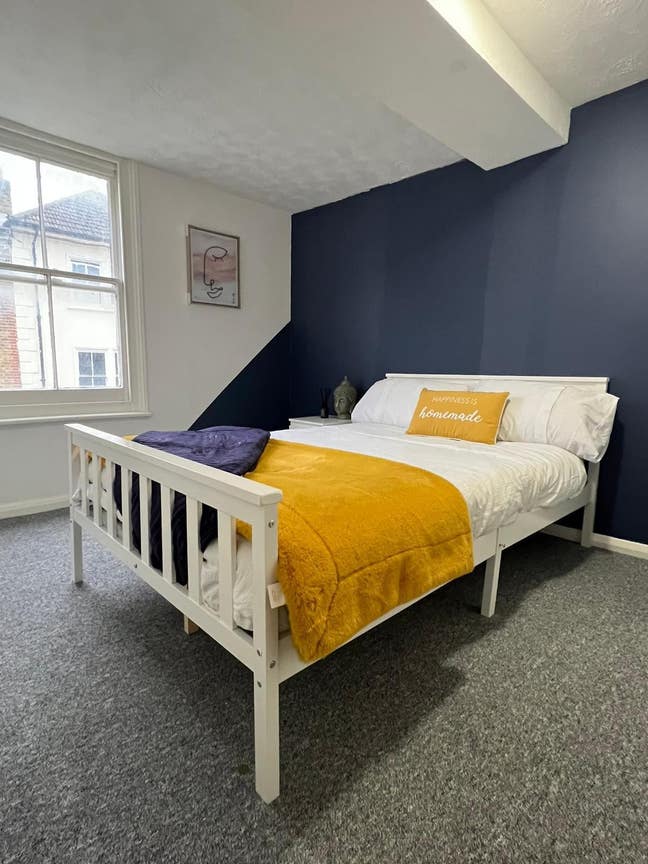 Double Bedroom Located in Brompton!!! Main Photo