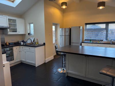 Central location Double Room  Main Photo