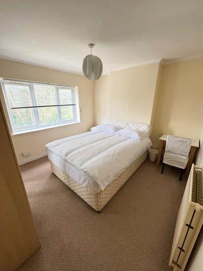 Clean Spacious Double Room Available in a House 🏡 Main Photo