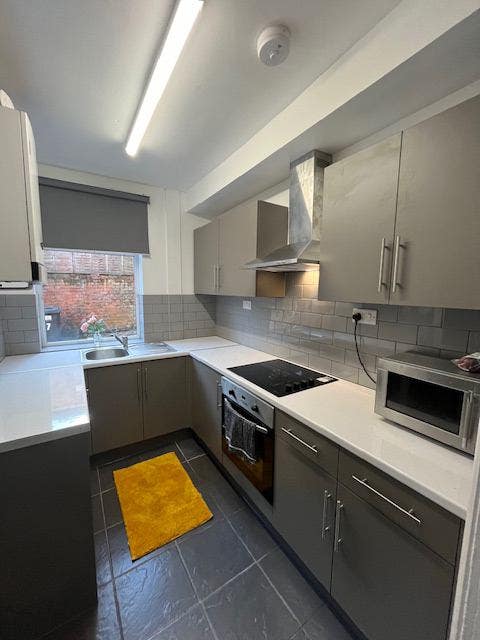 Double room in newly refurbished house !!!! Main Photo