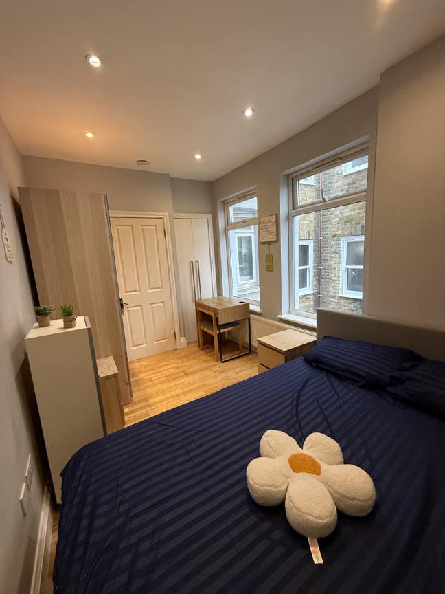 Great double room 2 mins to Tooting Broadway st Main Photo