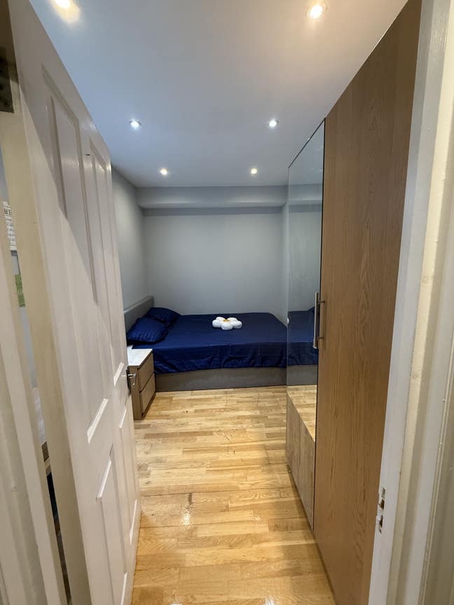 Great double room 2 mins to Tooting Broadway st Main Photo