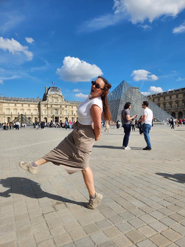 Creative friends: teacher/DJ & Bartender/events Main Photo