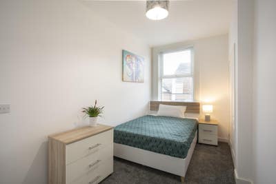 Luxury Living in Wigan right next to RAE Infirmary Main Photo