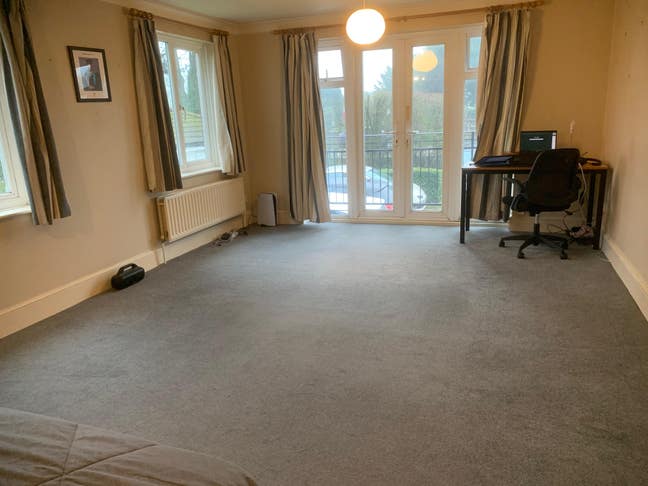 LARGE Double Room - &pound;750pm (all inclusive) Main Photo