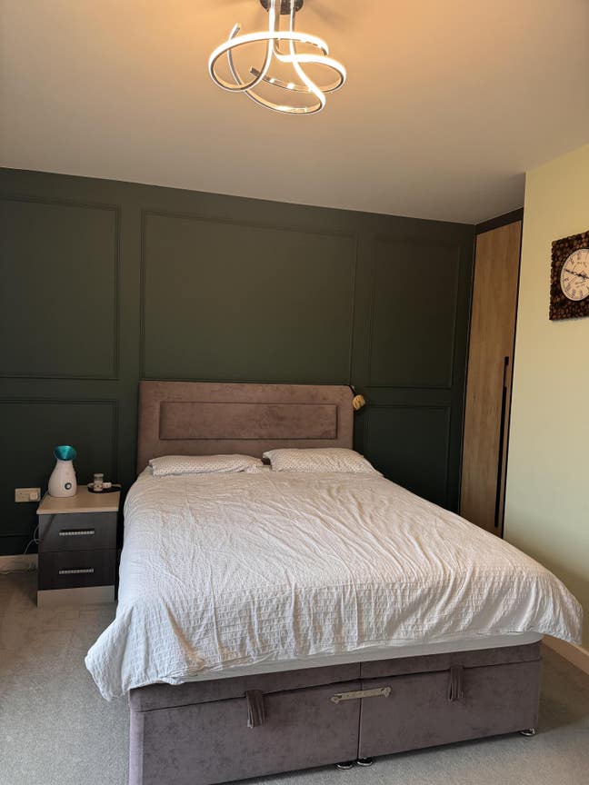 Double Room near London Main Photo