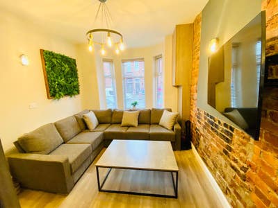 💥Central 6 Bed - Withington 🏡 Share  Main Photo
