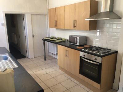 Stylish Shared Living – Prime Location Barnsley Main Photo