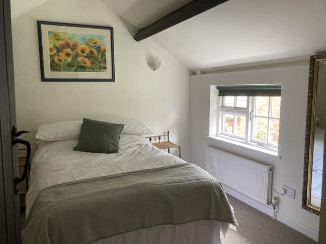 Dbl Room in lovely 2 bed cottage, near MK Main Photo