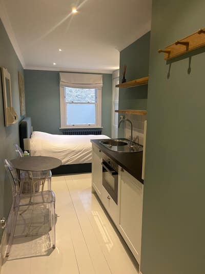 Double bedroom with ensuite and own kitchen!! Main Photo