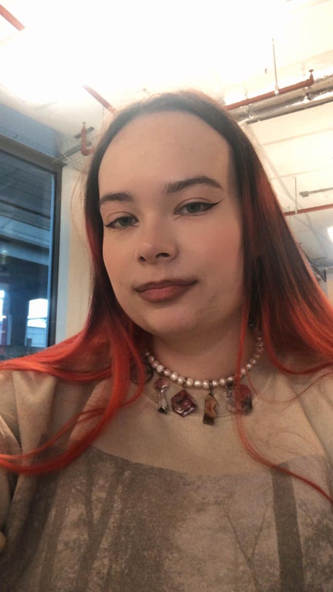 Professional seeks a double room Main Photo