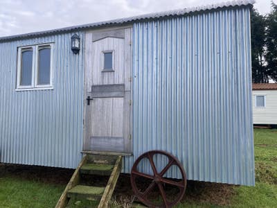 Shepherds Hut to Rent Main Photo