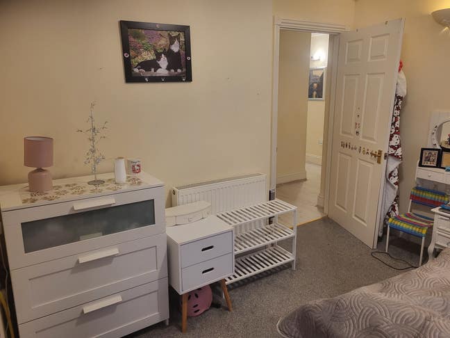 Looking flat mate for nice 2 bedroom property.  Main Photo