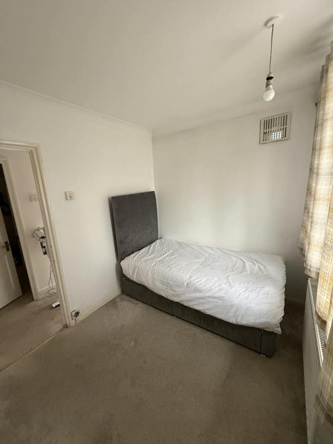 Double Room – All Bills & Internet Included Main Photo