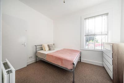 A lovely double room in Tooting bills included Main Photo