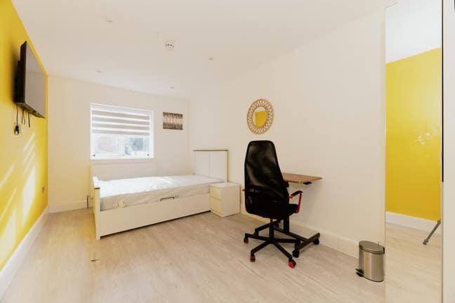 Luxury Room in Brand New Beautiful HMO  Main Photo