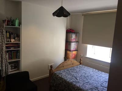 Double Bedsit North Kensington W10 (Yarr) Main Photo