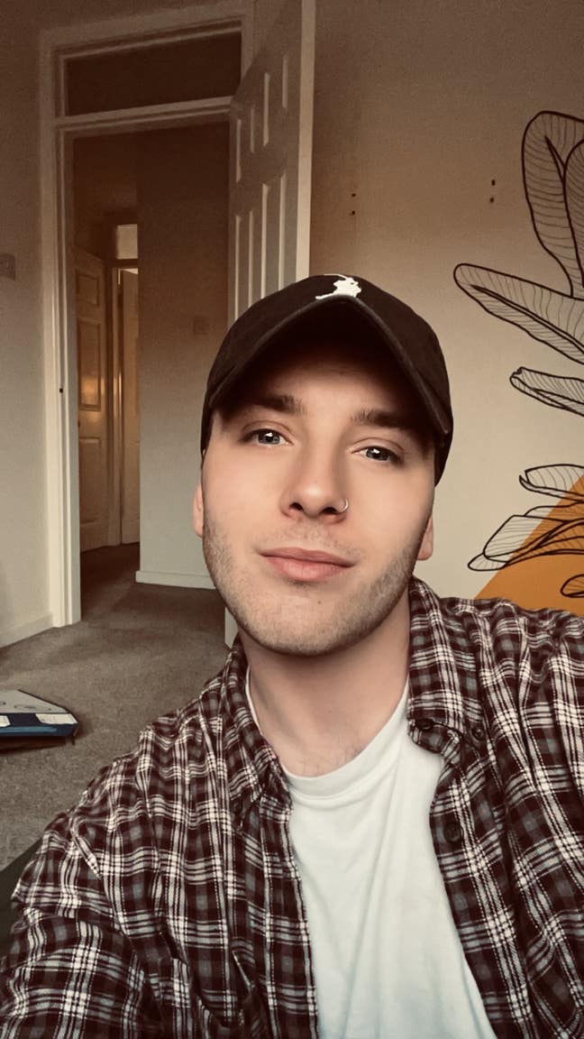 Male (27) seeks a single or double furnished room Main Photo
