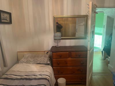 Lovely Single Room  Main Photo