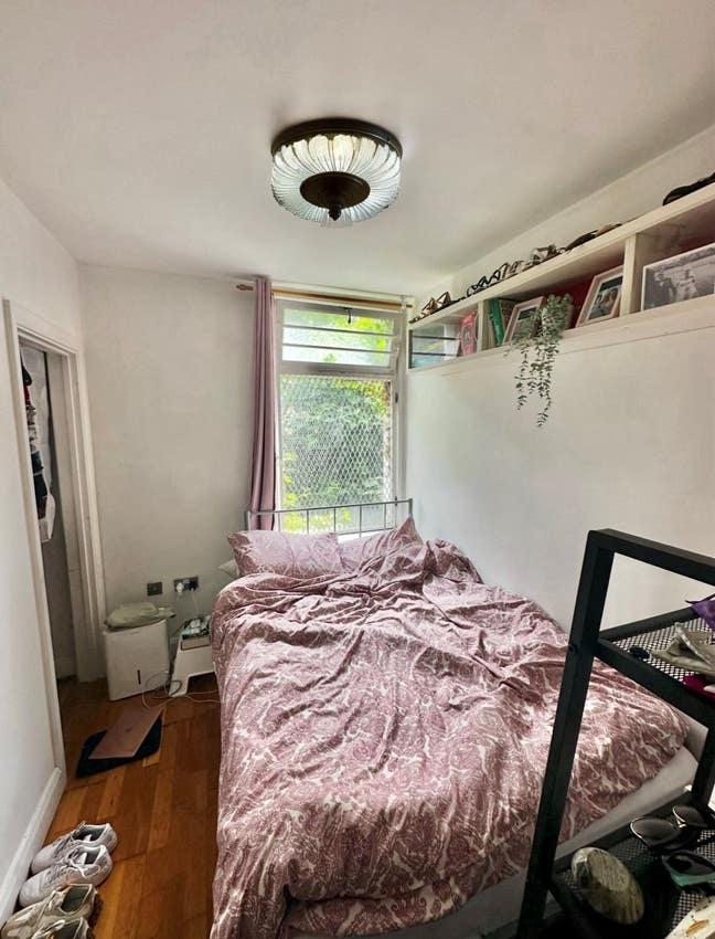 Cozy double bedroom, North Maida Vale Main Photo