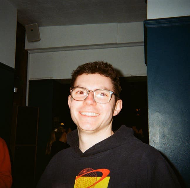 25 Yo looking for buddy up /double bed in new flat Main Photo