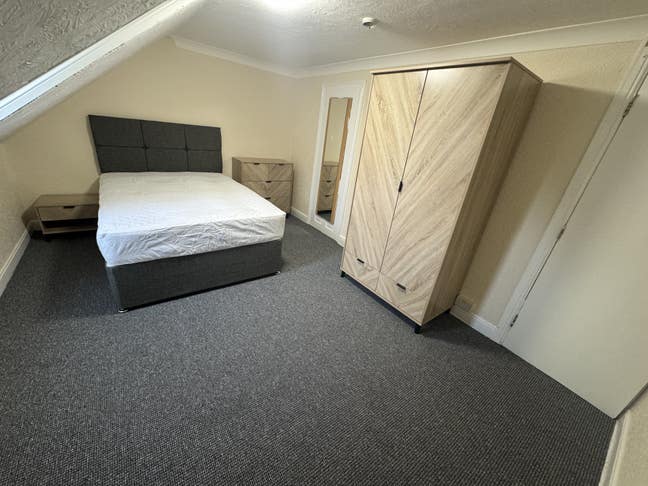 Spacious Room Available for Single Occupancy Main Photo