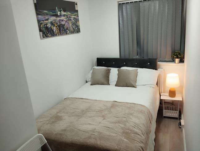 Double Rooms and Small Ensuite Single  Main Photo