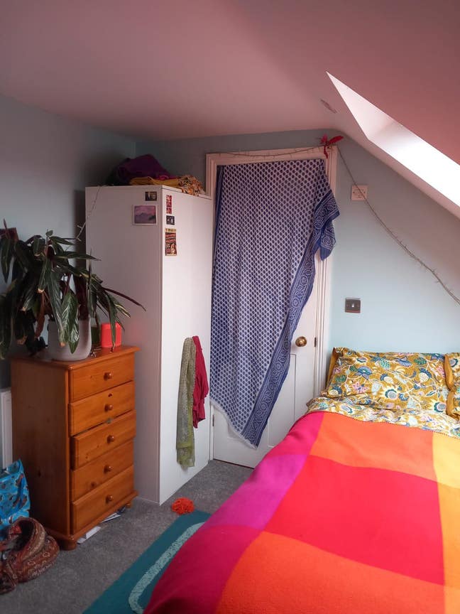 Whole top floor in family house Main Photo