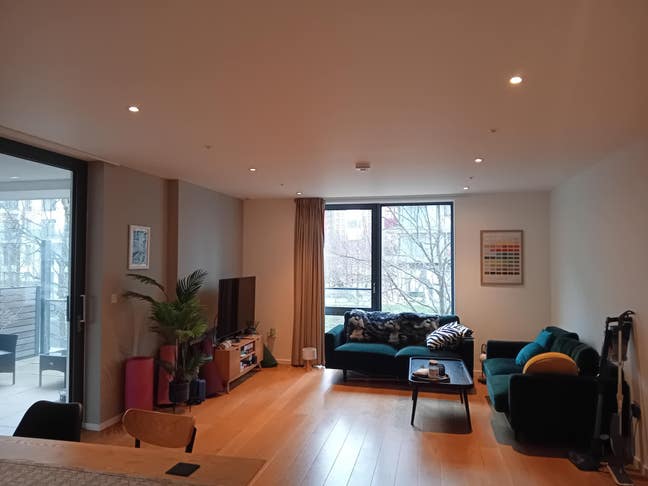 Ensuite room in modern flat free from November  Main Photo