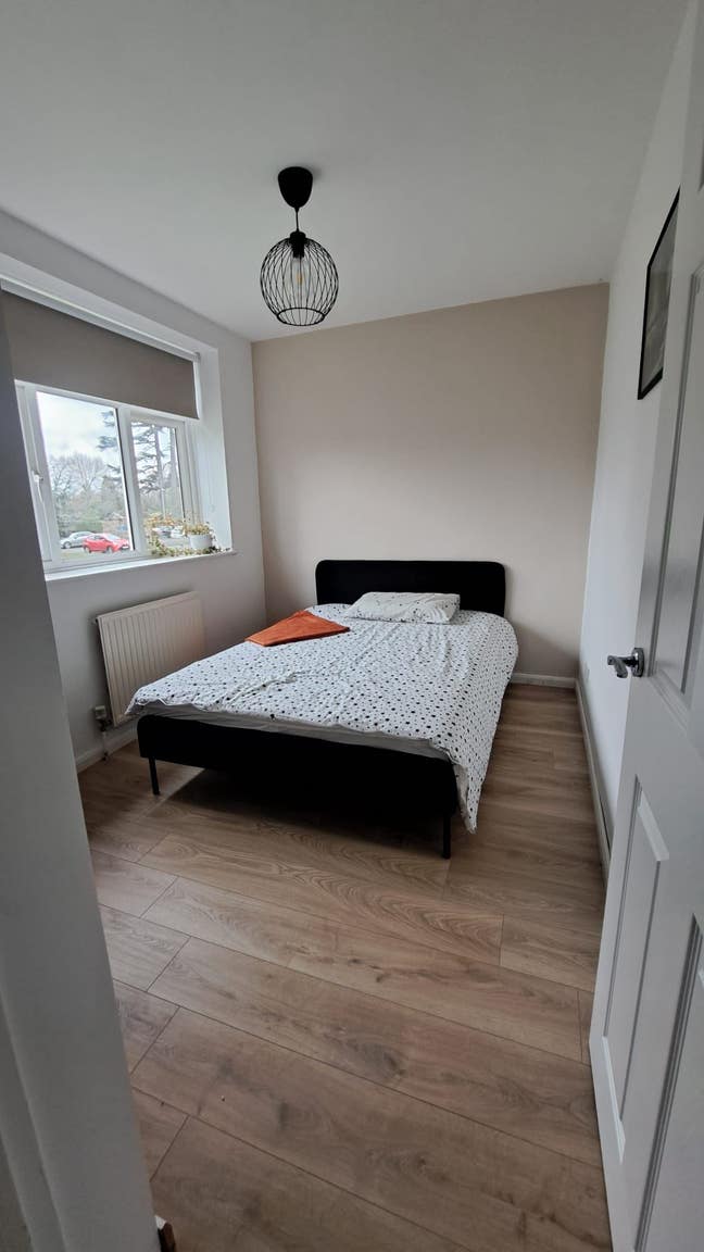 Bright & Spacious Double Room in Bracknell  Main Photo