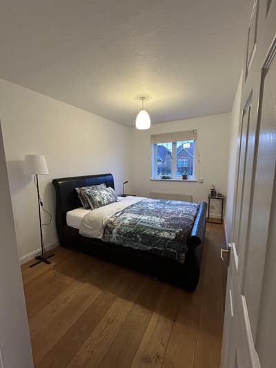 Large Furnished Double Bedroom  Main Photo